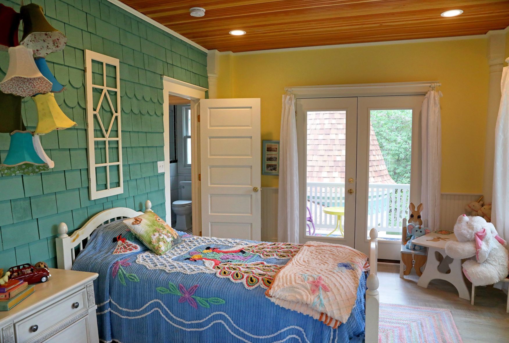 At Home: Amy Studt of Kirkwood